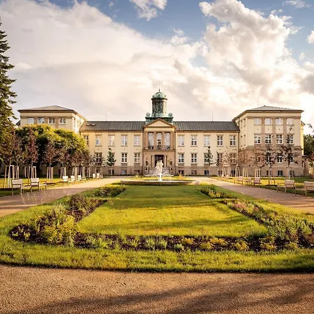 酒店 Zamecek 波杰布拉迪